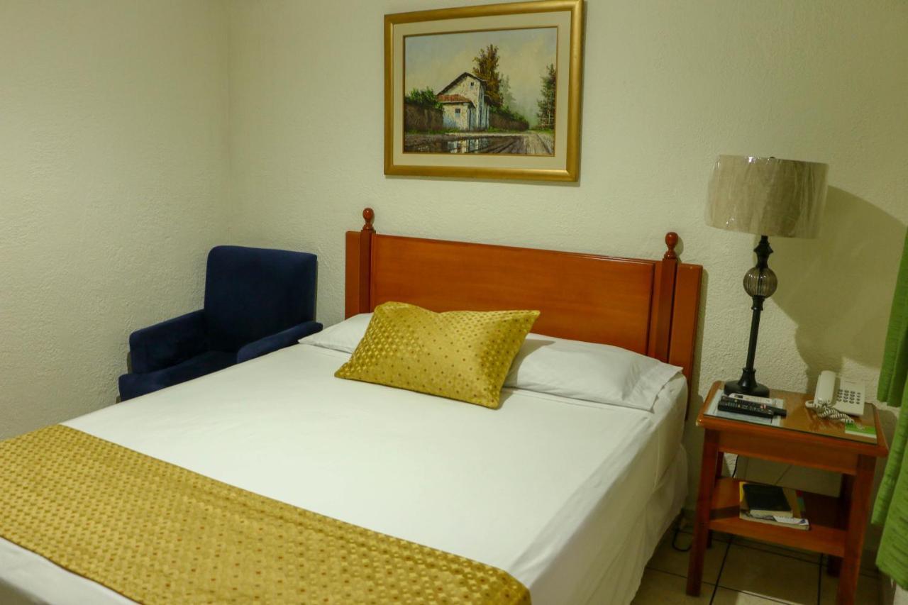 Hotel Villa Serena Escalon San Salvador Exteriör bild