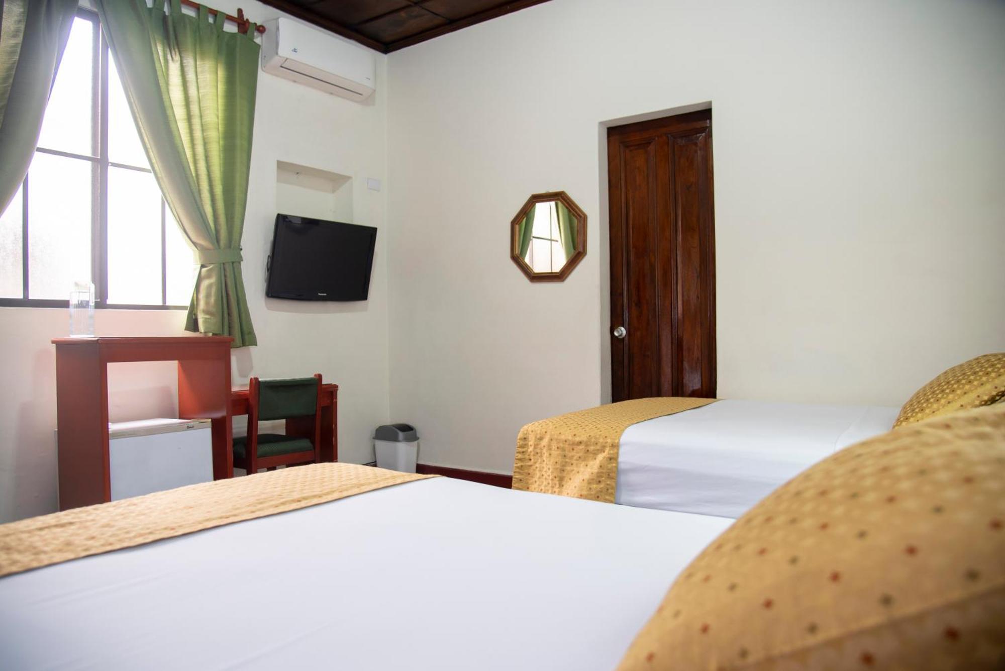 Hotel Villa Serena Escalon San Salvador Exteriör bild
